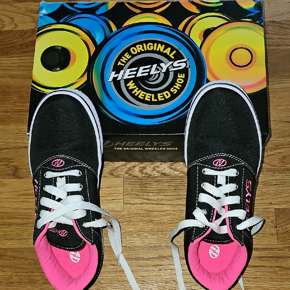 Heelys Women's Black and Pink Sneakers Size 7